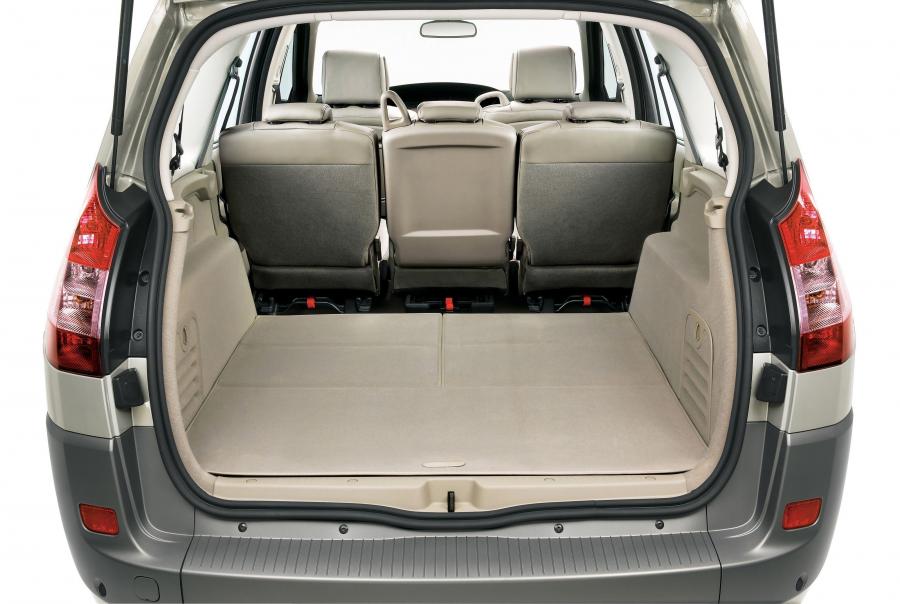  Renault Grand Scenic 2004 года  (фото 15 из 47)